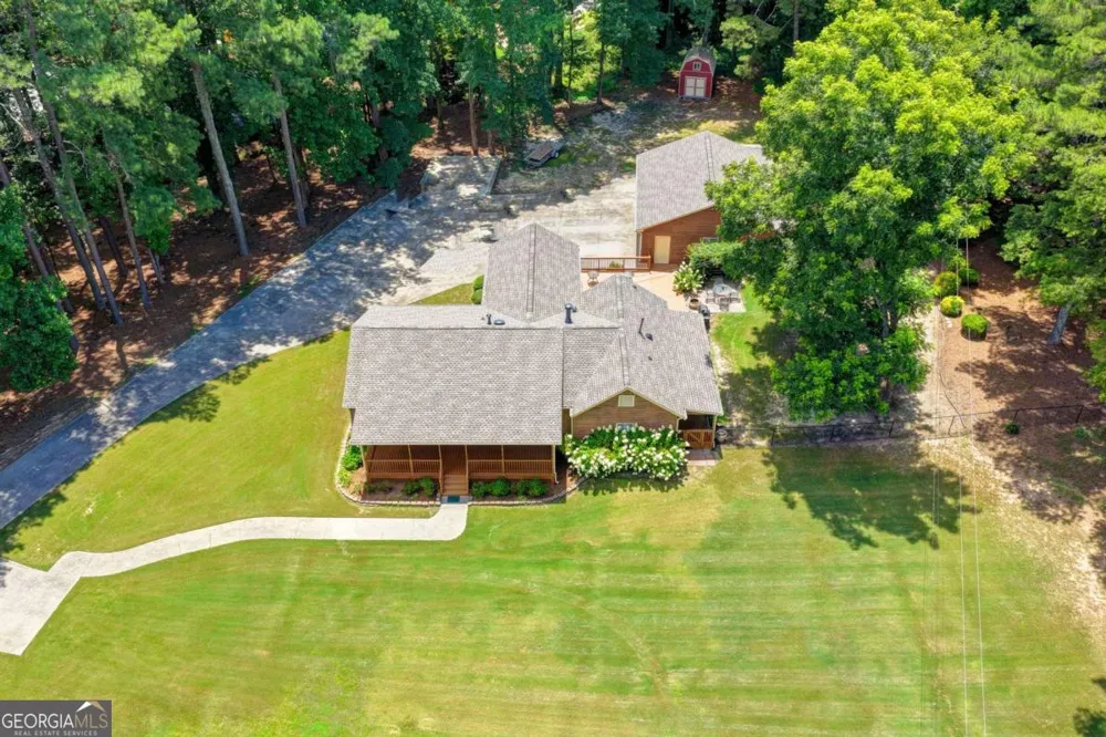 1889 Ridgedale DR Snellville, GA 30078
