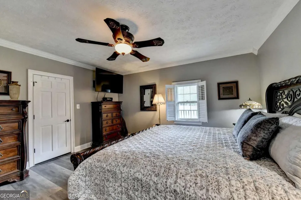1889 Ridgedale DR Snellville, GA 30078