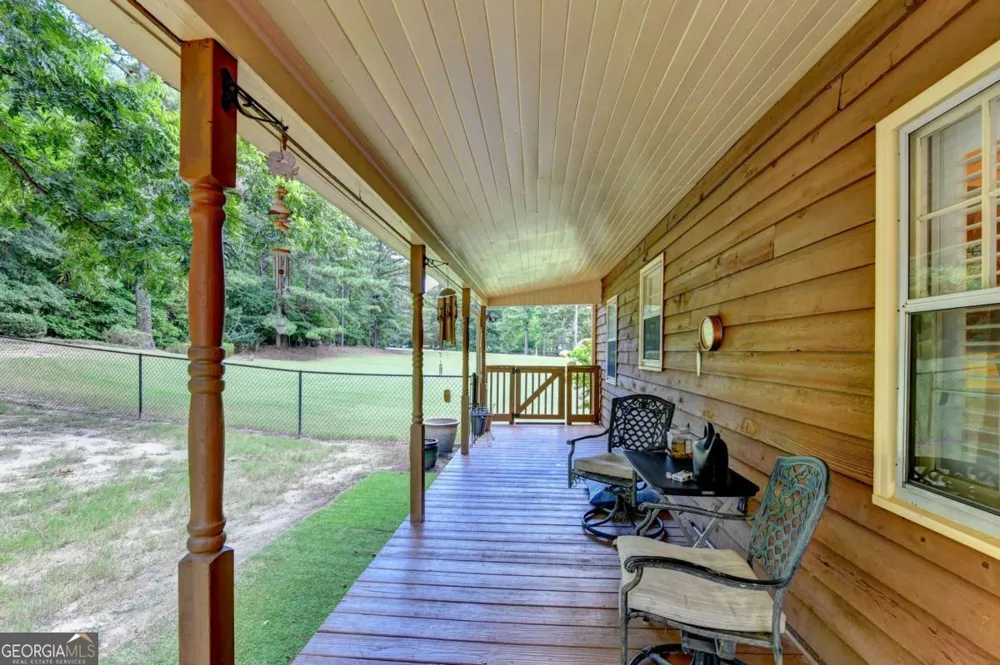 1889 Ridgedale DR Snellville, GA 30078