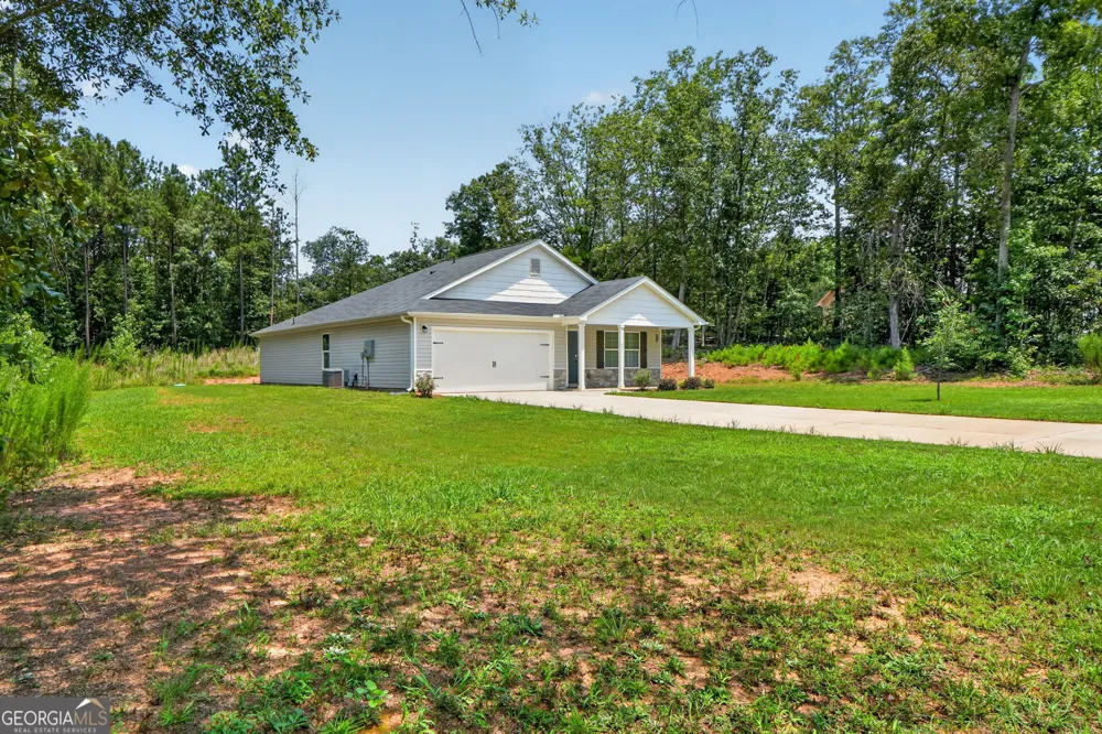 121 Red Oak DR Barnesville, GA 30204