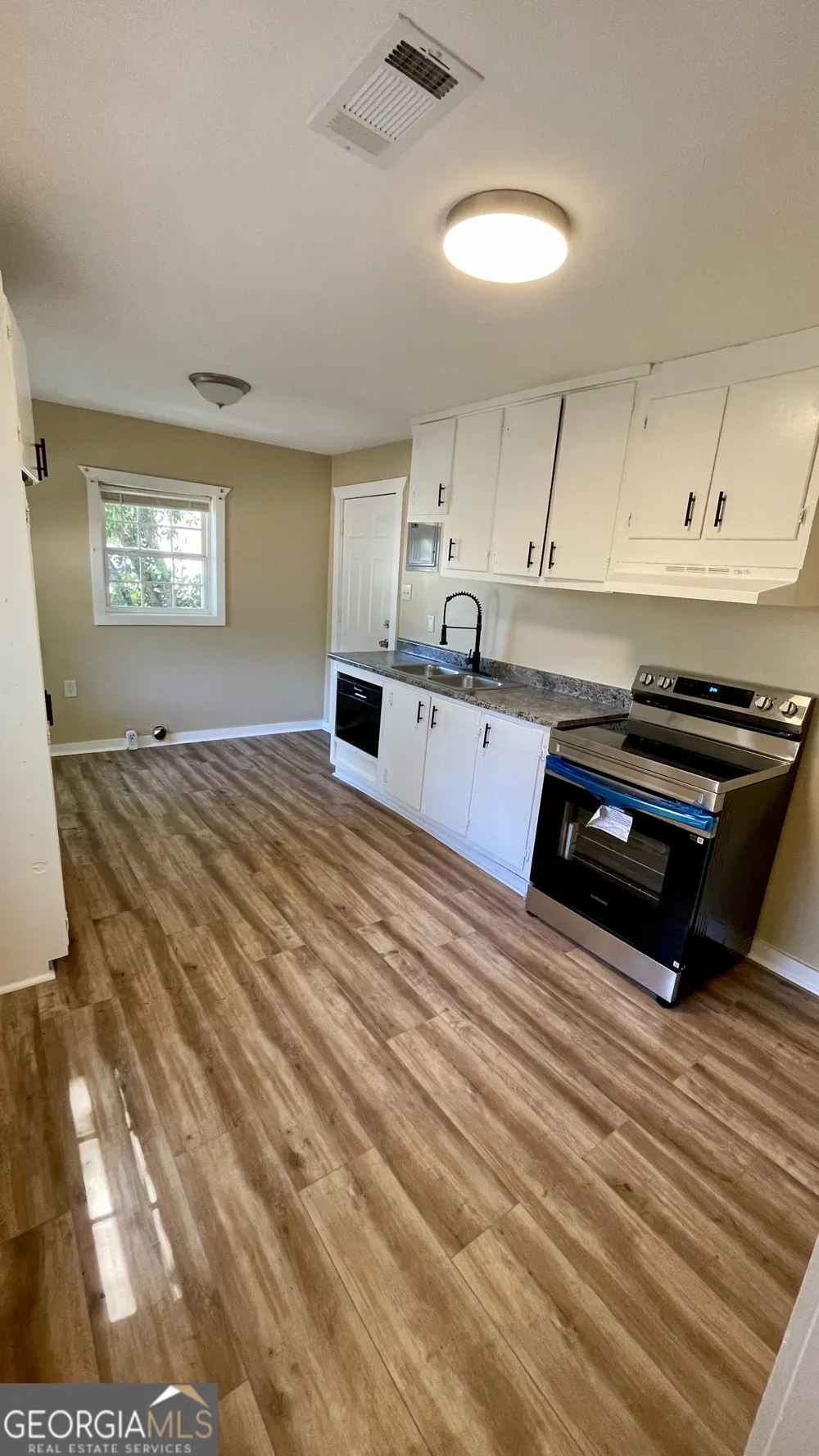 611 W Moore ST Dublin, GA 31021