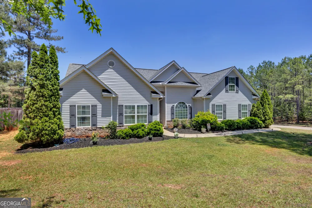 10 PINE SHADOW CIR Covington, GA 30016