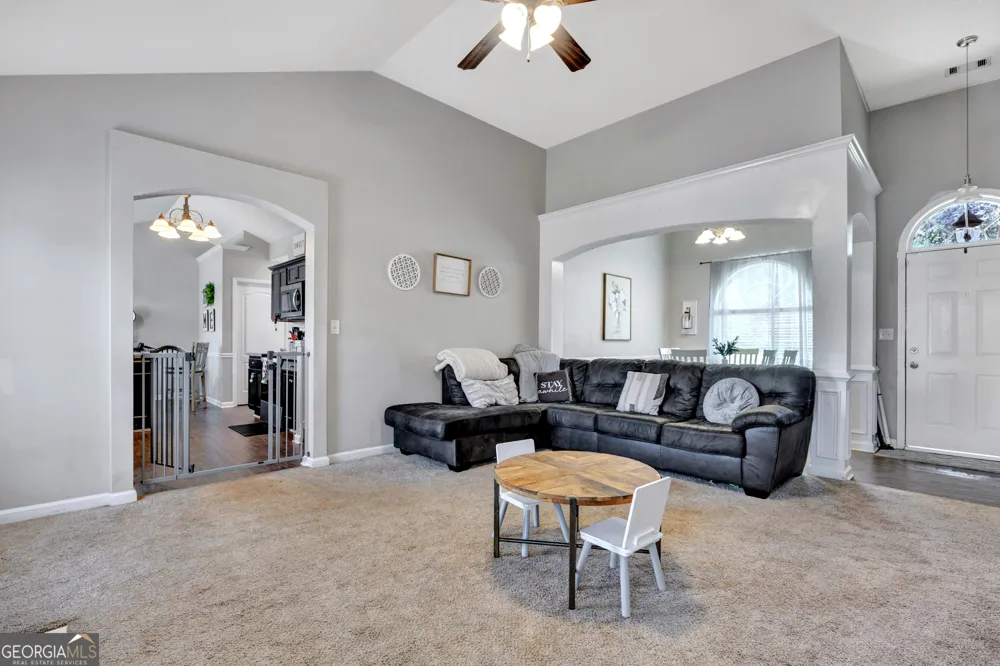 10 PINE SHADOW CIR Covington, GA 30016