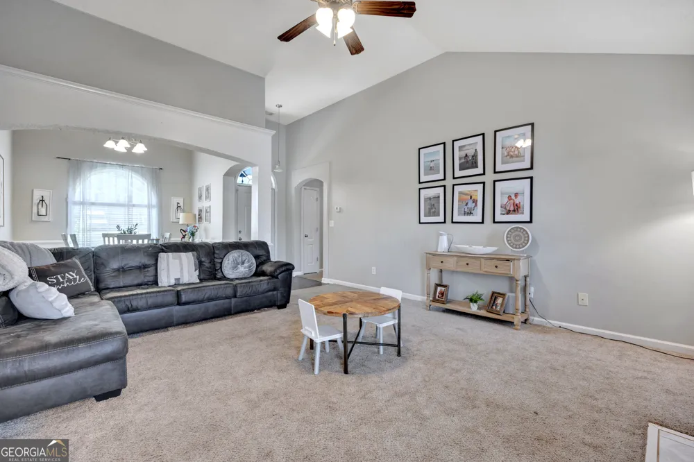 10 PINE SHADOW CIR Covington, GA 30016