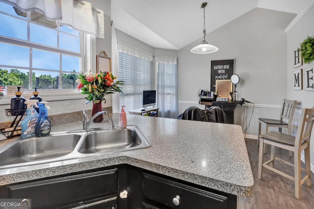 10 PINE SHADOW CIR Covington, GA 30016