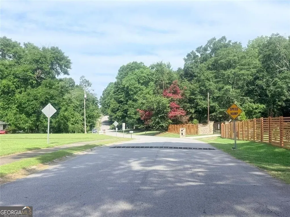 3879 Sharon DR Powder Springs, GA 30127