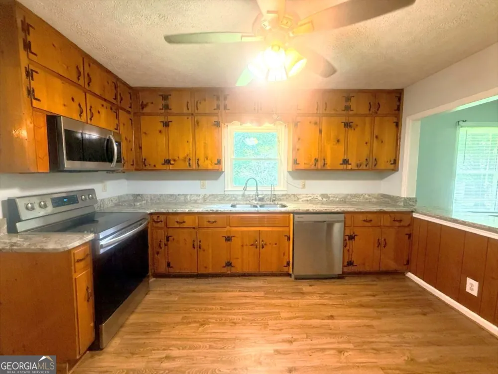 3879 Sharon DR Powder Springs, GA 30127