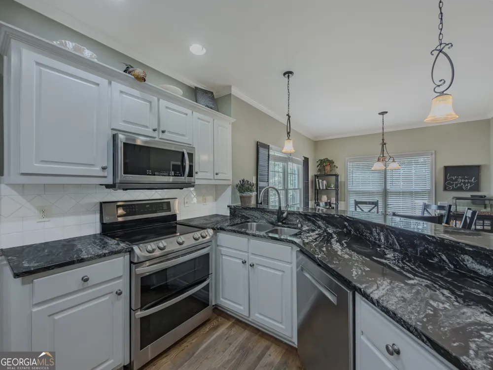 1116 Maple Creek RDG Loganville, GA 30052