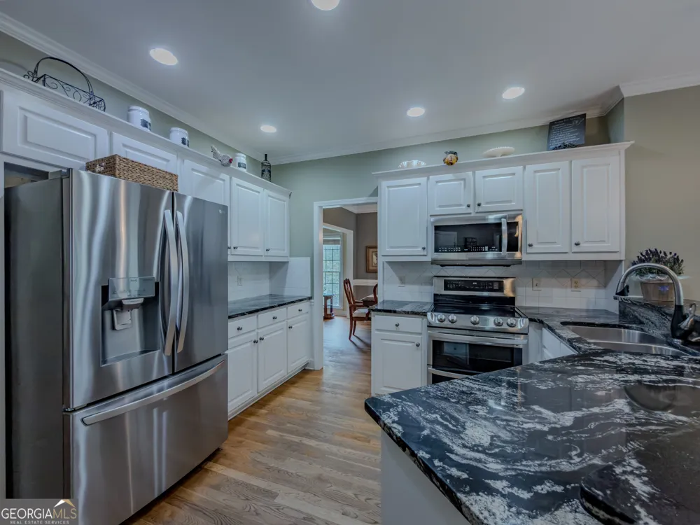 1116 Maple Creek RDG Loganville, GA 30052
