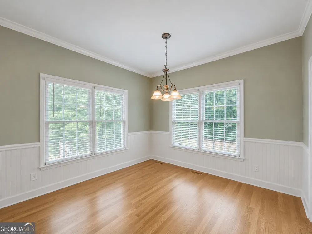 1116 Maple Creek RDG Loganville, GA 30052