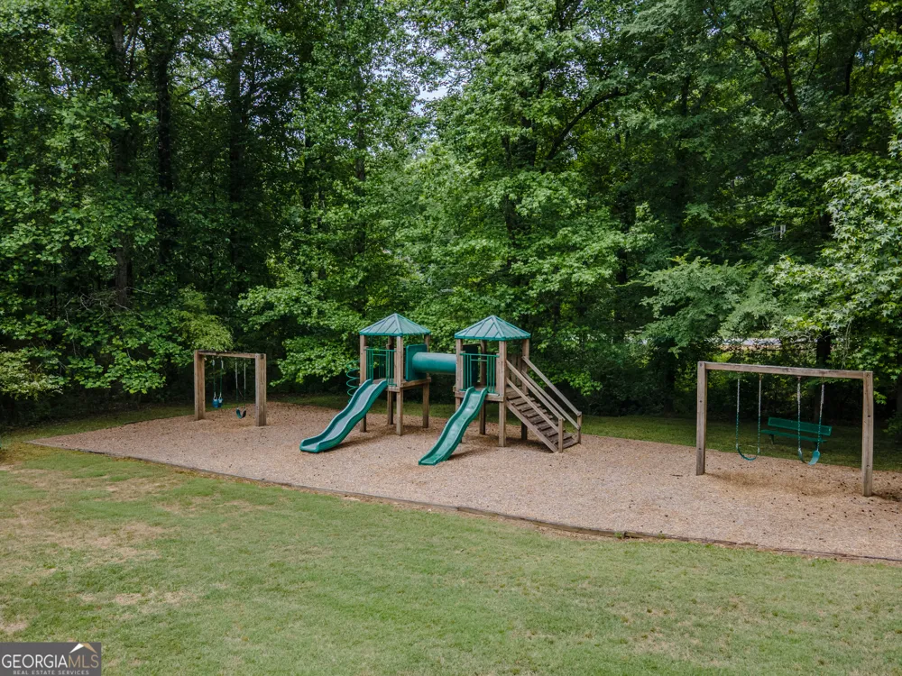 1116 Maple Creek RDG Loganville, GA 30052