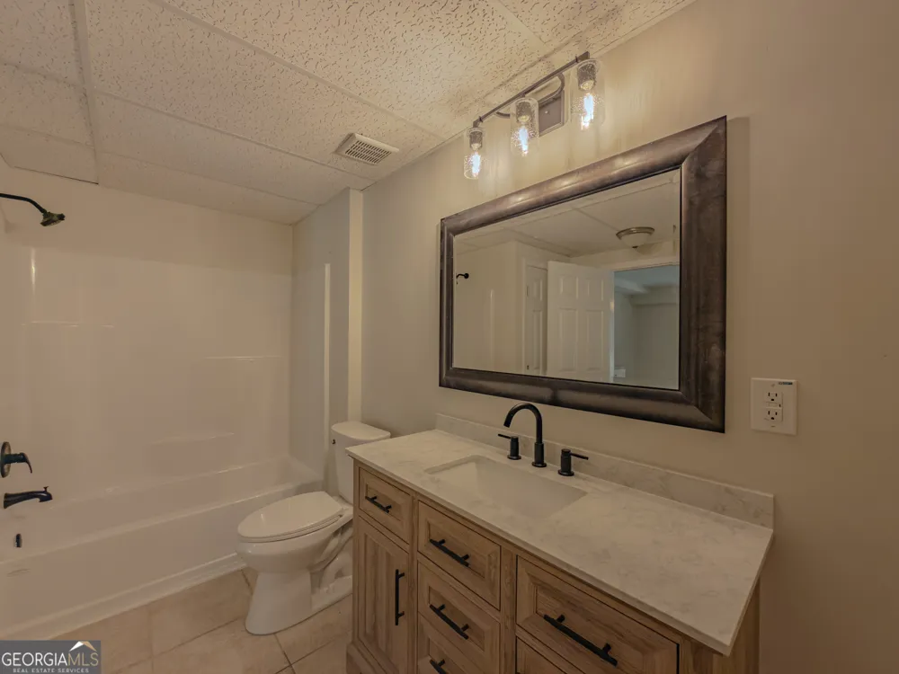 1116 Maple Creek RDG Loganville, GA 30052