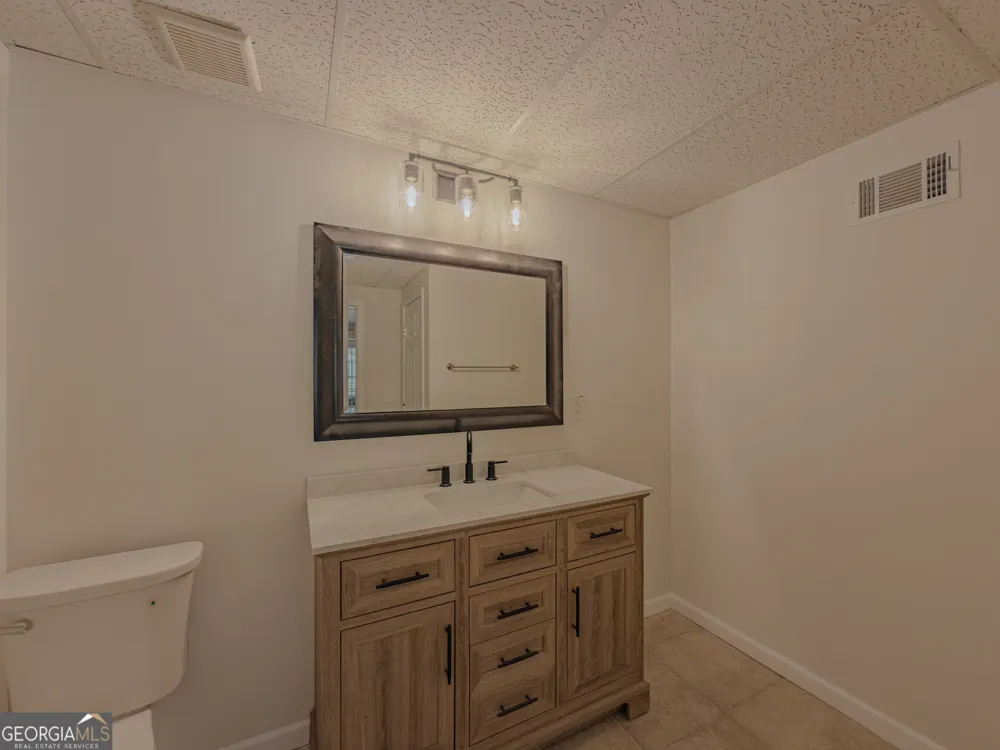 1116 Maple Creek RDG Loganville, GA 30052