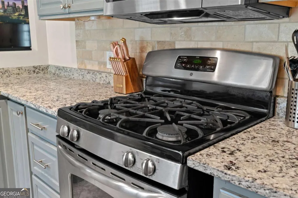 2292 Twiggs CV NW Kennesaw, GA 30152