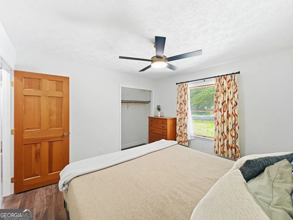 330 Sharon DR Fayetteville, GA 30214
