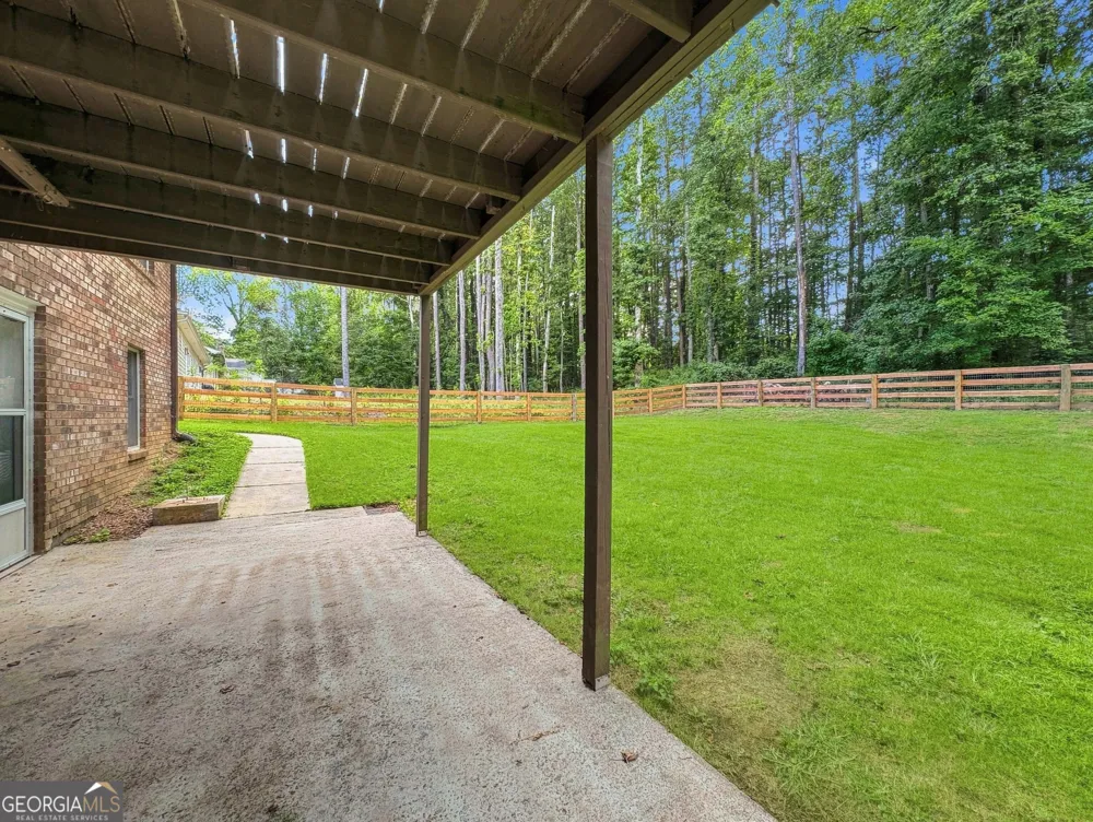 330 Sharon DR Fayetteville, GA 30214