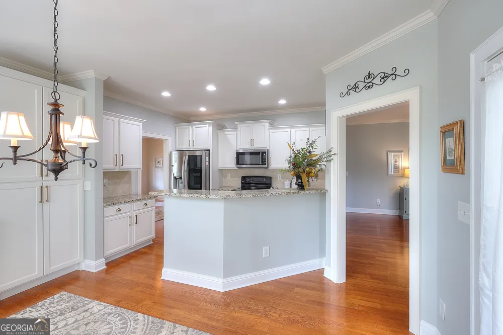 125 Hawthorn WAY Hoschton, GA 30548