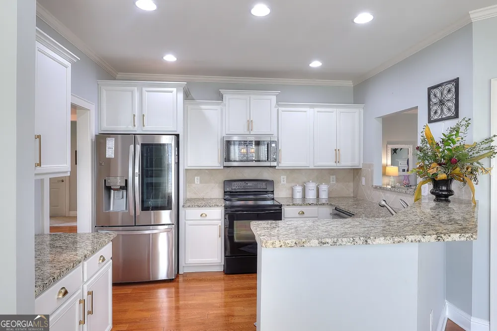 125 Hawthorn WAY Hoschton, GA 30548