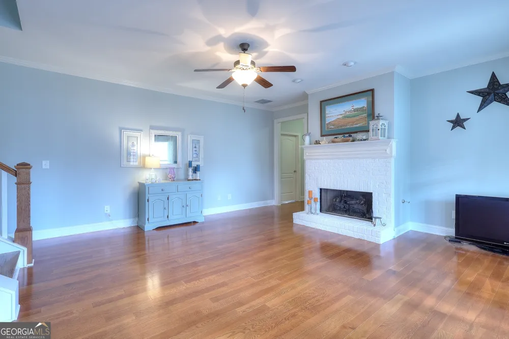 125 Hawthorn WAY Hoschton, GA 30548