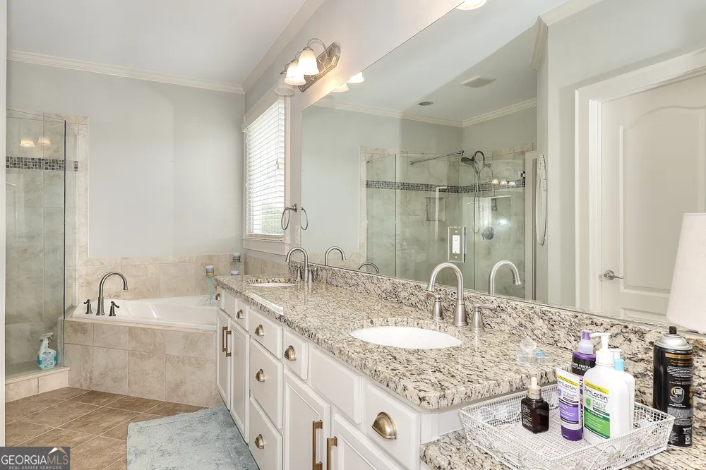 125 Hawthorn WAY Hoschton, GA 30548