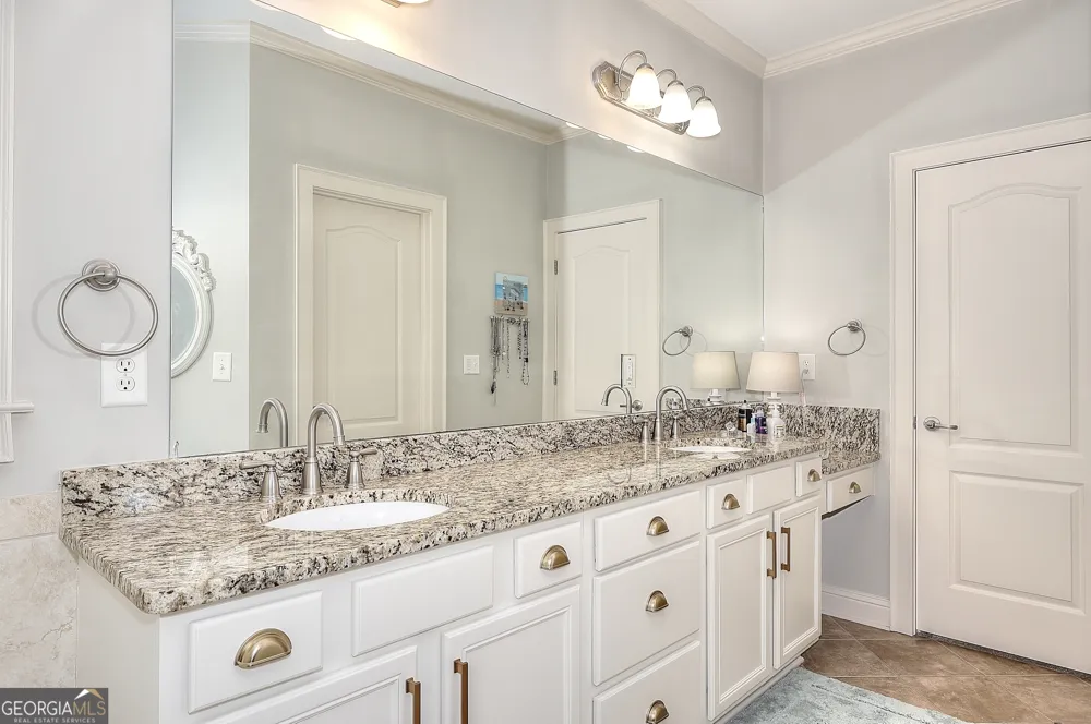 125 Hawthorn WAY Hoschton, GA 30548