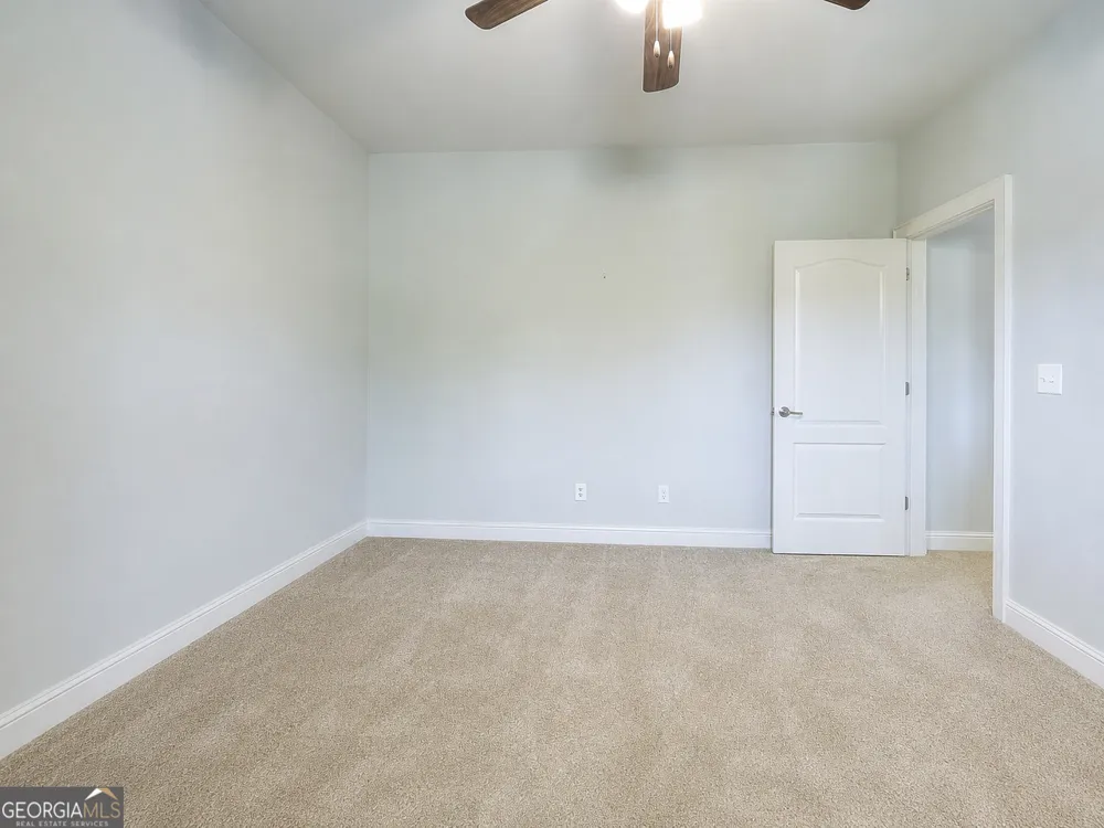 125 Hawthorn WAY Hoschton, GA 30548