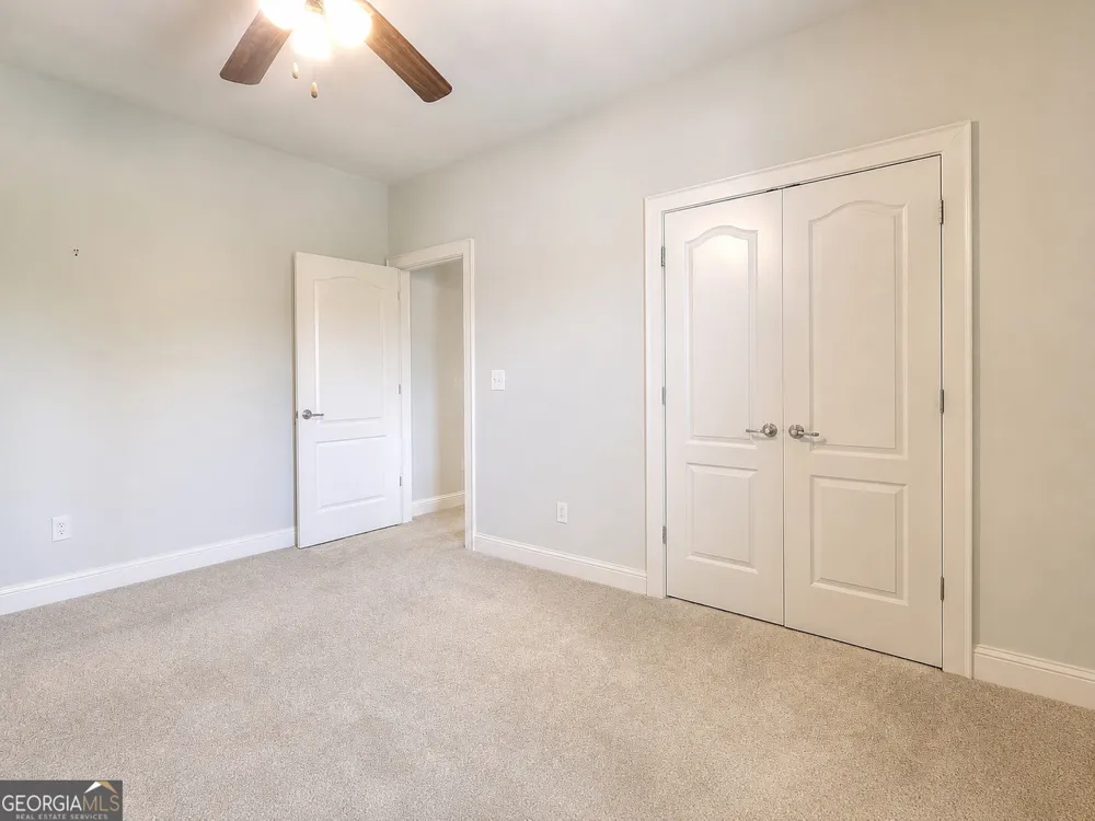 125 Hawthorn WAY Hoschton, GA 30548