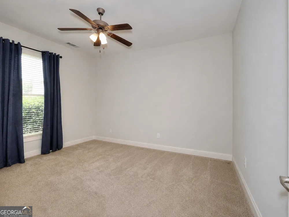 125 Hawthorn WAY Hoschton, GA 30548