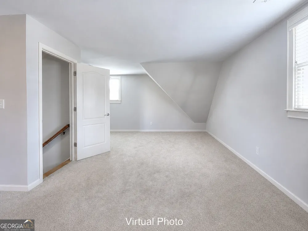 125 Hawthorn WAY Hoschton, GA 30548