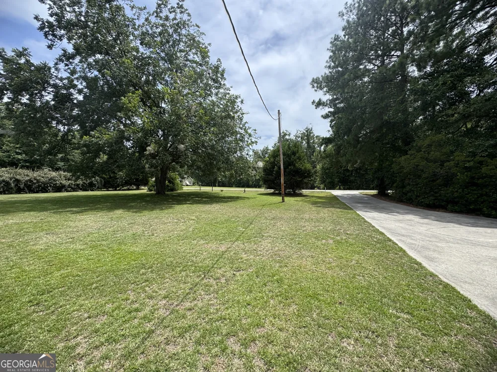 7201 Bowen RD Twin City, GA 30471