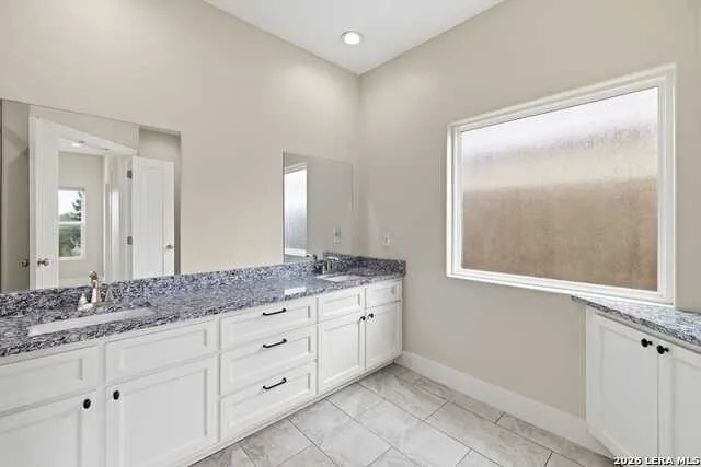 1153 Norfolk Ln Kerrville, TX 78028