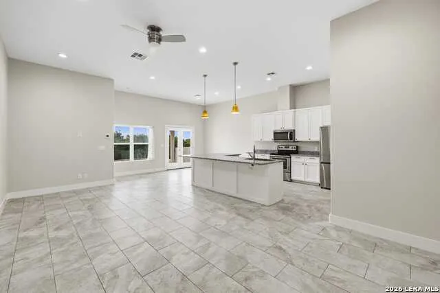 1153 Norfolk Ln Kerrville, TX 78028