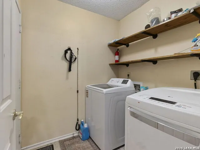 8746 Park Olympia Universal City, TX 78148