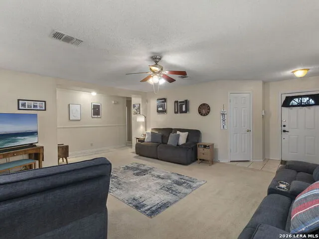 8746 Park Olympia Universal City, TX 78148