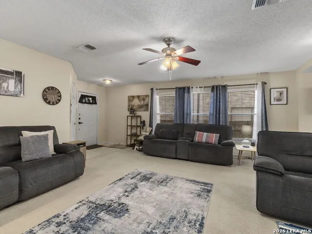 8746 Park Olympia Universal City, TX 78148
