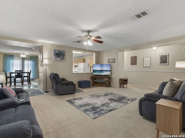 8746 Park Olympia Universal City, TX 78148