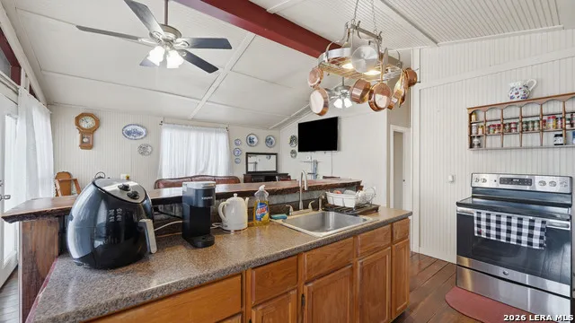 326 CEDAR DR Canyon Lake, TX 78133