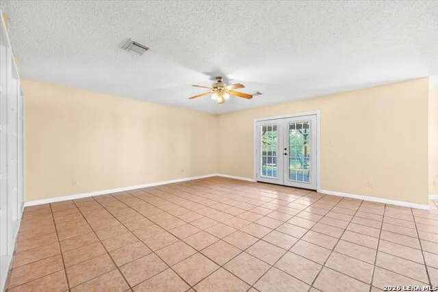 797 KILLARNEY RD Floresville, TX 78114