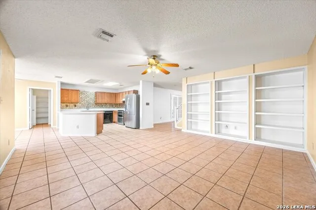 797 KILLARNEY RD Floresville, TX 78114