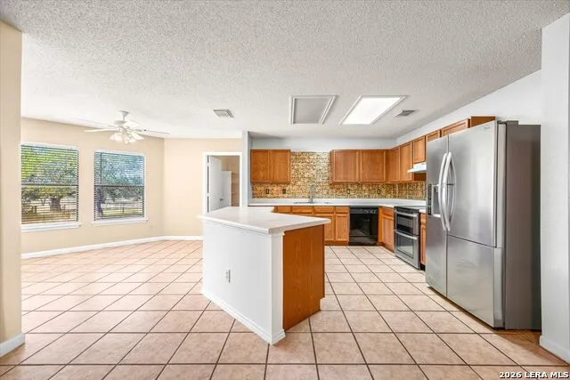 797 KILLARNEY RD Floresville, TX 78114
