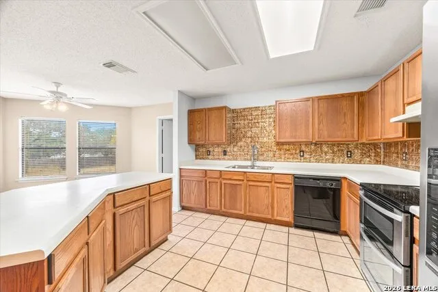 797 KILLARNEY RD Floresville, TX 78114