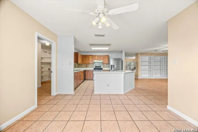 797 KILLARNEY RD Floresville, TX 78114