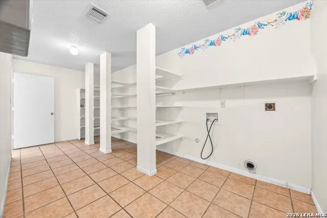797 KILLARNEY RD Floresville, TX 78114