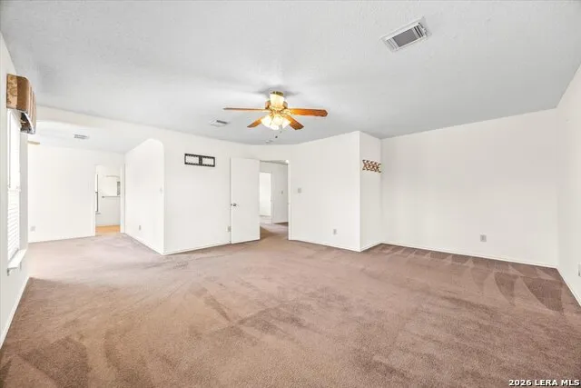 797 KILLARNEY RD Floresville, TX 78114