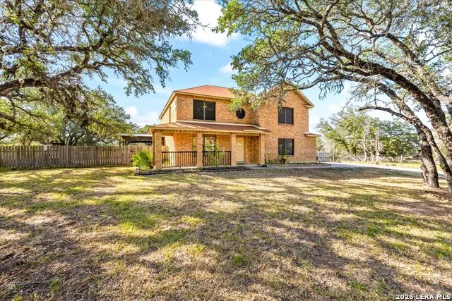 797 KILLARNEY RD Floresville, TX 78114