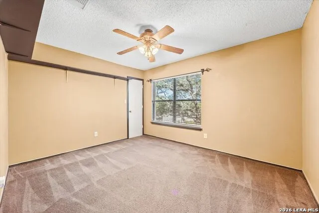 797 KILLARNEY RD Floresville, TX 78114