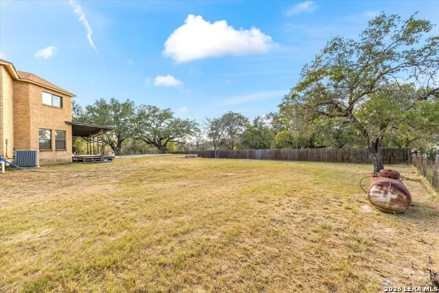 797 KILLARNEY RD Floresville, TX 78114