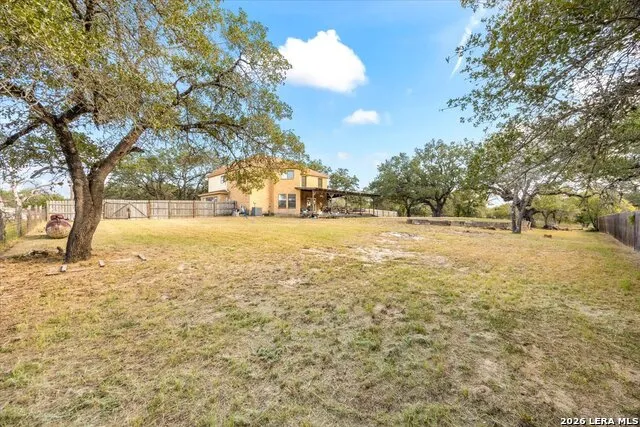 797 KILLARNEY RD Floresville, TX 78114