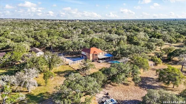 797 KILLARNEY RD Floresville, TX 78114