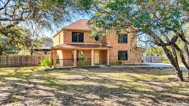 797 KILLARNEY RD Floresville, TX 78114